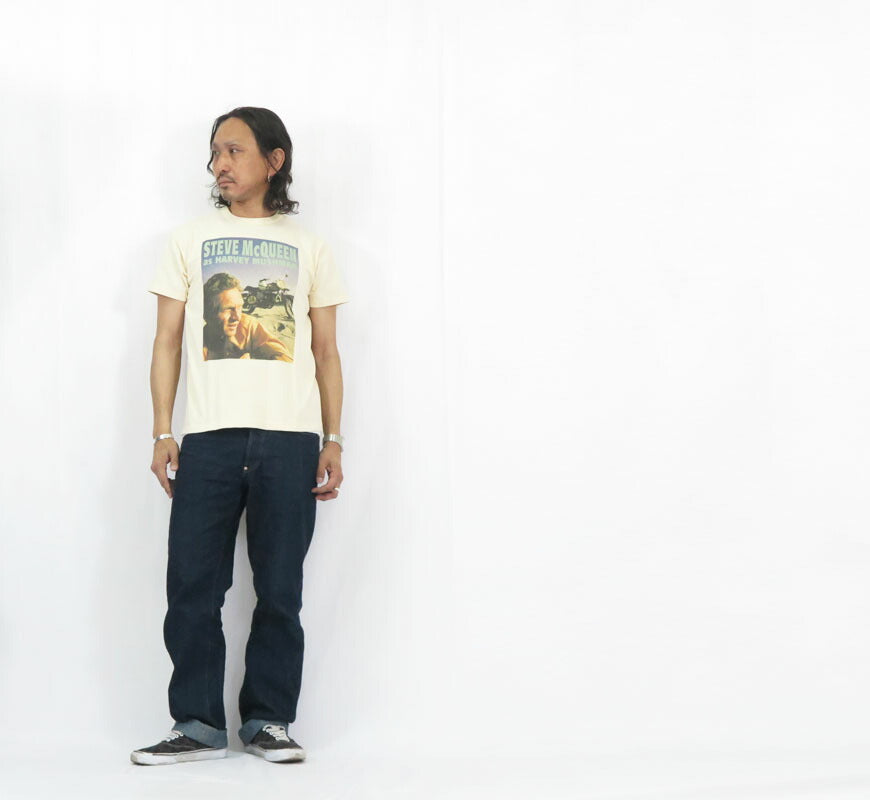 トイズマッコイ TOYSMcCOY 半袖 Tシャツ " STEVE McQUEEN as HARVEY MUSHMAN " マックイーン TEE tmc2507 【2025年春夏新作】