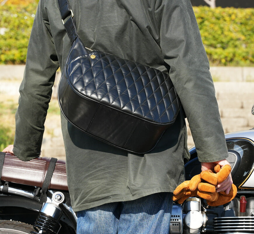 ショット Schott レザー キルティング パッテッド バナナ バッグ ショルダーバッグ メッセンジャーバッグ 牛革 3109022 【2026年春夏新作】