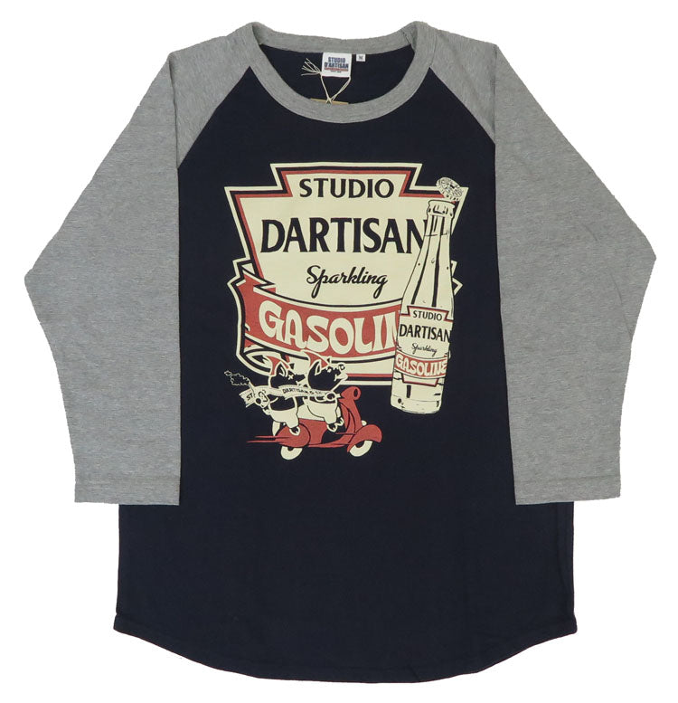 ダルチザン ステュディオ・ダ・ルチザン STUDIO D'ARTISAN 7分袖 ラウンドカット ラグランスリーブ プリント Tシャツ「Sparkling Gasoline」8151A【2024-25年秋冬新作】