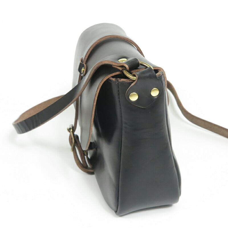 ART BROWN アートブラウン ホーウィン社  クロムエクセルポストマンBAG-L VGC00071AB【2025年秋冬新作】